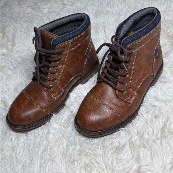 Sonoma Gray and Blue Textured boots for big boy size 4 - Picture 1 of 8